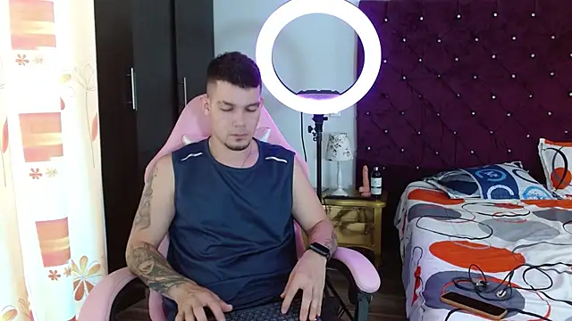 BooyHott  online show from 1, 11, 2025