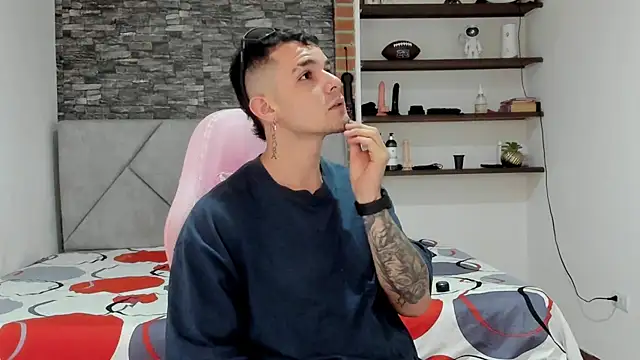 BooyHott  online show from 4, 3, 2026