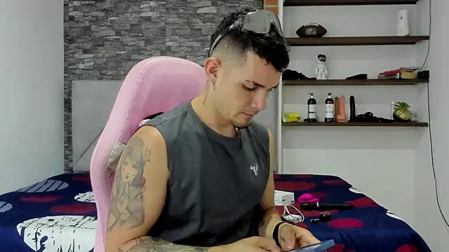 BooyHott  online show from 25, 2, 2026