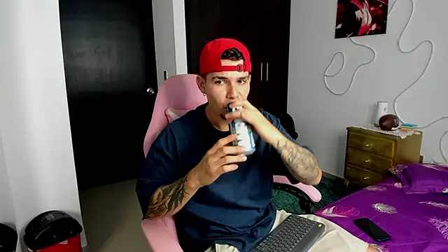 BooyHott  online show from 16, 10, 2025