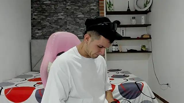 BooyHott  online show from 2, 3, 2026