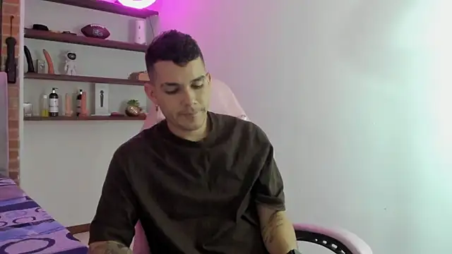 BooyHott  online show from 22, 12, 2025