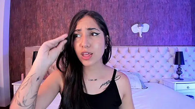 LiaaTurner online show from 7, 10, 2025