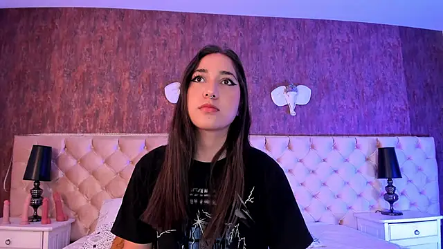 LiaaTurner online show from 21, 9, 2025