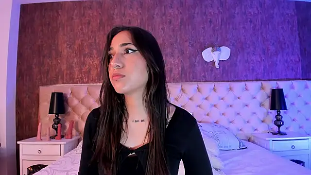 LiaaTurner online show from 3, 10, 2025