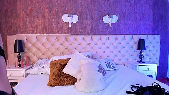 LiaaTurner online show from 8, 10, 2025