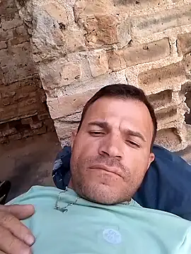 Snapshot of Claudiokkkkk chatting on 18, 12, 2025 Claudiokkkkk online show from 18, 12, 2025