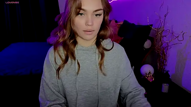 KitsyMoore online show from 18, 11, 2025