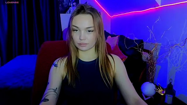 KitsyMoore online show from 4, 12, 2025