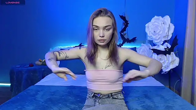 KitsyMoore online show from 6, 11, 2025