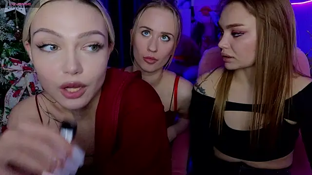 KitsyMoore online show from 13, 12, 2025