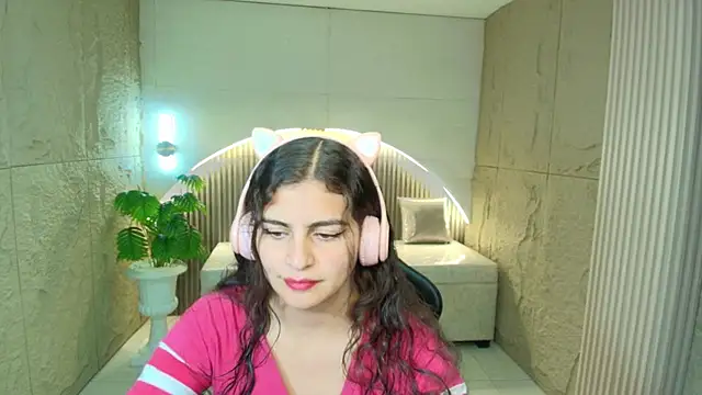 Snapshot of dany_r_ chatting on 28, 2, 2026 dany r online show from 28, 2, 2026