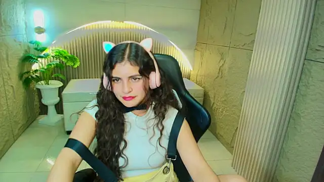 Snapshot of dany_r_ chatting on 21, 2, 2026 dany r online show from 21, 2, 2026