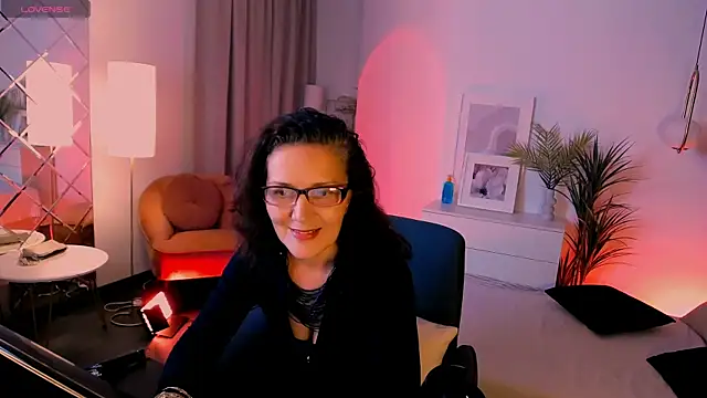 Irene Marlow online show from 22, 9, 2025