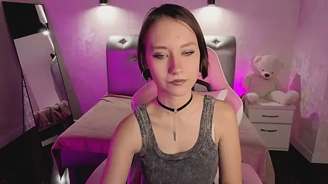 prettiestwinsor online show from 12, 11, 2025