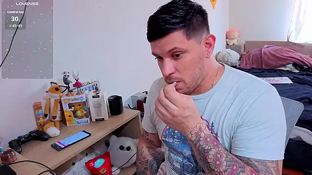 Snapshot of ryden_01 chatting on 19, 11, 2025 ryden 01 online show from 19, 11, 2025