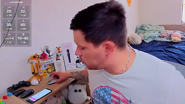 Snapshot of ryden_01 chatting on 4, 11, 2025 ryden 01 online show from 4, 11, 2025