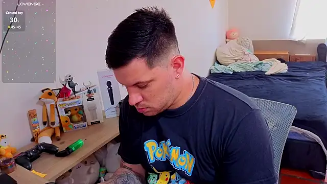 Snapshot of ryden_01 chatting on 12, 11, 2025 ryden 01 online show from 12, 11, 2025