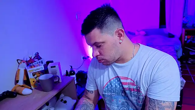 Snapshot of ryden_01 chatting on 28, 9, 2025 ryden 01 online show from 28, 9, 2025