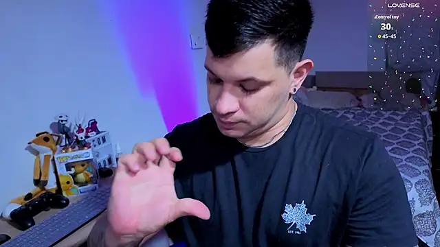 Snapshot of ryden_01 chatting on 8, 10, 2025 ryden 01 online show from 8, 10, 2025