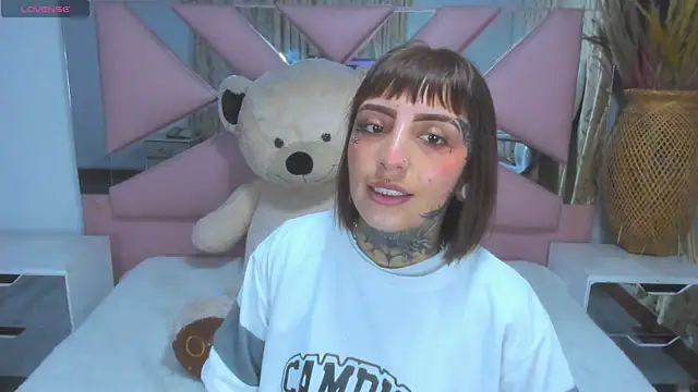 Gyal 8  online show from 26, 9, 2025