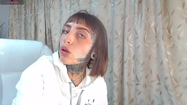 Gyal 8  online show from 3, 10, 2025