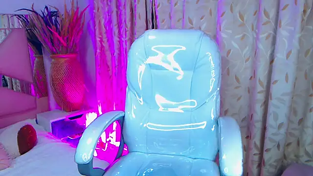 Gyal 8  online show from 9, 10, 2025