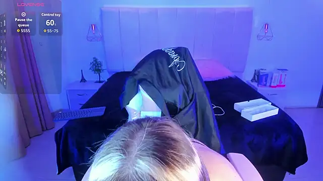 Gyal 8  online show from 20, 12, 2025