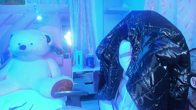 Gyal 8  online show from 23, 9, 2025