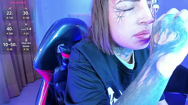 Gyal 8  online show from 8, 1, 2026