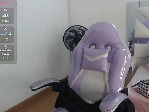 Gyal 8  online show from 8, 11, 2025