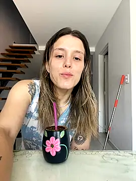 Snapshot of xvalentinaof chatting on 2, 12, 2025 xvalentinaof online show from 2, 12, 2025