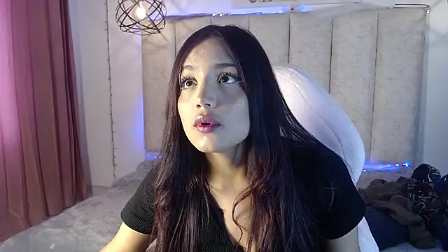 ladymooncs online show from 12, 6, 2026