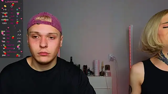 Snapshot of Michelle_Jacksonn chatting on 8, 10, 2025 Michelle Jacksonn online show from 8, 10, 2025