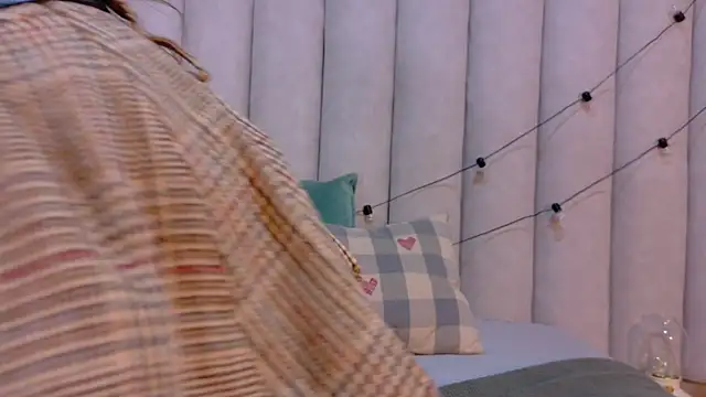 Snapshot of MyApril__ chatting on 13, 4, 2026 MyApril online show from 13, 4, 2026