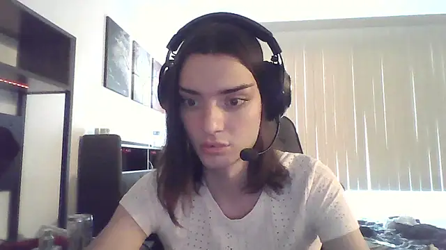 Luna Samosienko online show from 1, 10, 2025