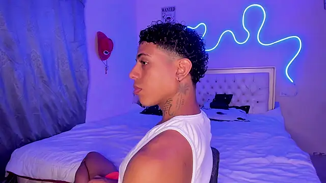 Snapshot of Glader31 chatting on 9, 10, 2025 Glader31 online show from 9, 10, 2025