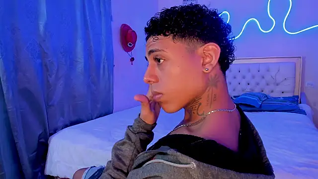 Snapshot of Glader31 chatting on 11, 10, 2025 Glader31 online show from 11, 10, 2025