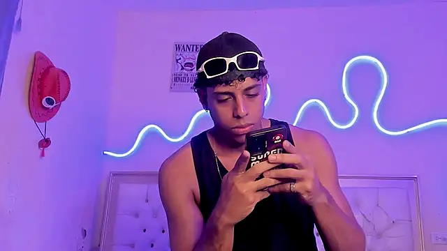 Snapshot of Glader31 chatting on 18, 10, 2025 Glader31 online show from 18, 10, 2025