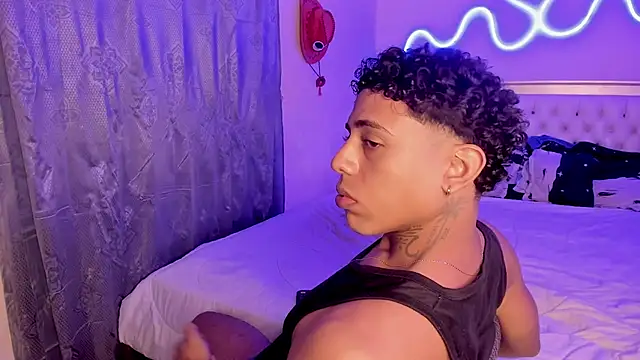 Snapshot of Glader31 chatting on 26, 10, 2025 Glader31 online show from 26, 10, 2025