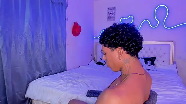 Snapshot of Glader31 chatting on 4, 10, 2025 Glader31 online show from 4, 10, 2025