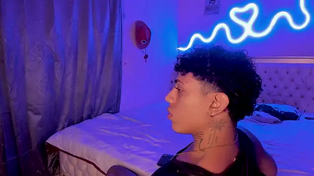 Snapshot of Glader31 chatting on 15, 10, 2025 Glader31 online show from 15, 10, 2025