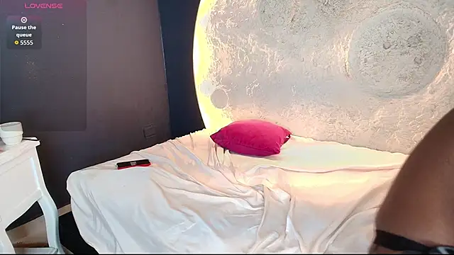 CarolinaGomez  online show from 25, 11, 2025