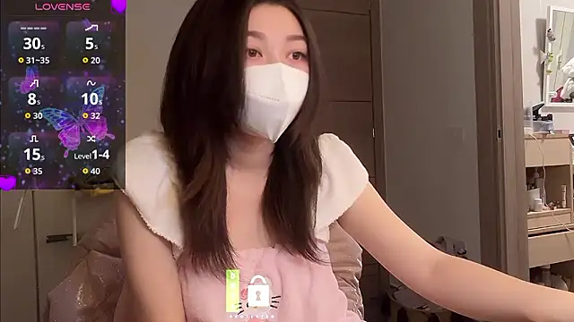 Snapshot of fioralba chatting on 13, 1, 2026 fioralba online show from 13, 1, 2026