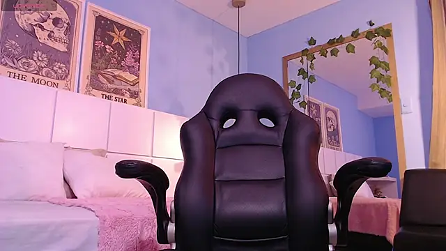 PenelopeBond online show from 18, 11, 2025