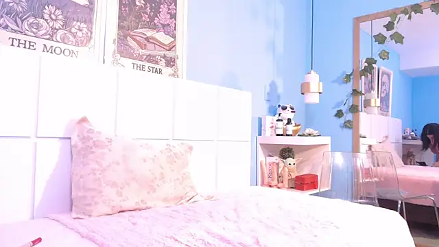 PenelopeBond online show from 8, 11, 2025