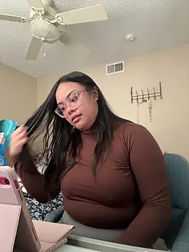 Snapshot of kiaradanielaxx chatting on 10, 2, 2026 kiaradanielaxx online show from 10, 2, 2026