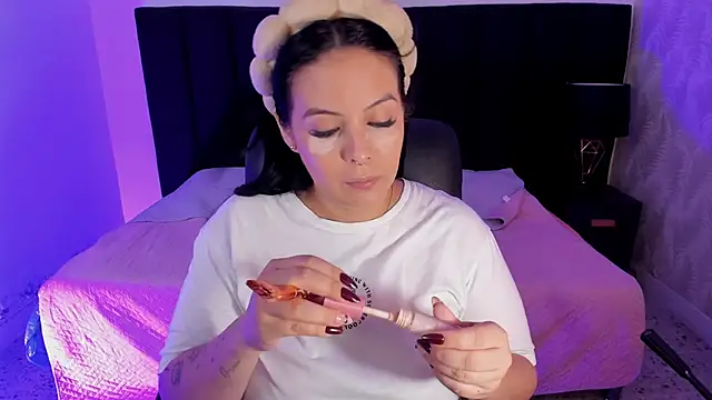 camiladuke7 online show from 5, 11, 2025