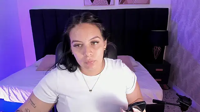 Snapshot of camiladuke7 chatting on 7, 1, 2026 camiladuke7 online show from 7, 1, 2026