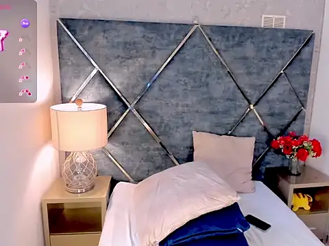 Ash Monroe online show from 15, 12, 2025